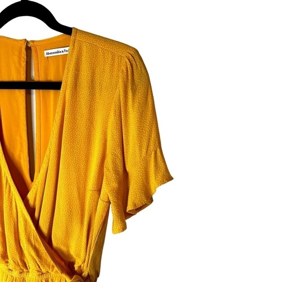 Abercrombie & Fitch Dot Short Sleeve Surplice Faux Wrap Romper - Picture 5 of 14